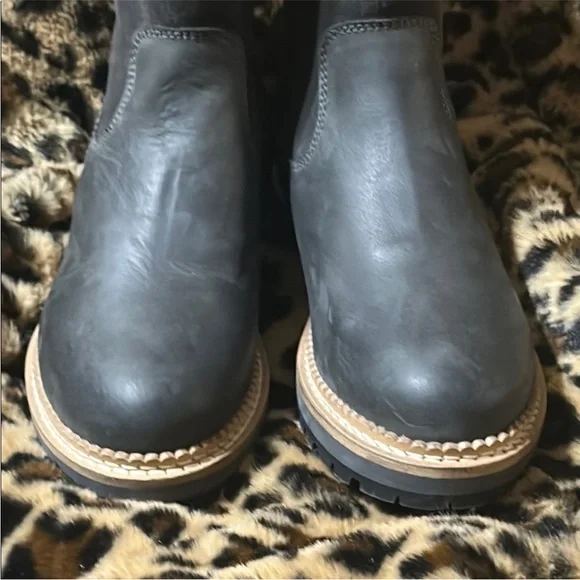 Overland Black Leather Boots with Buckle NWOT - Picture 9 of 9